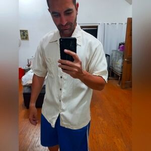 Short white sleeve shirt